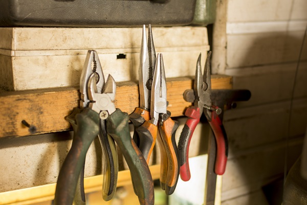 Panduan Penggunaan dan Pemeliharaan Peralatan Tangan (Hand Tool)